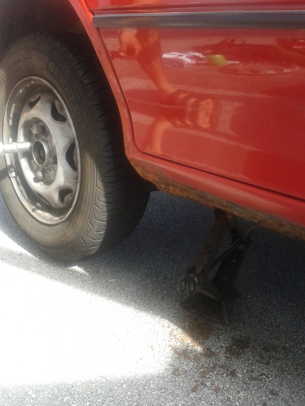 Loose wheel nuts in Austria