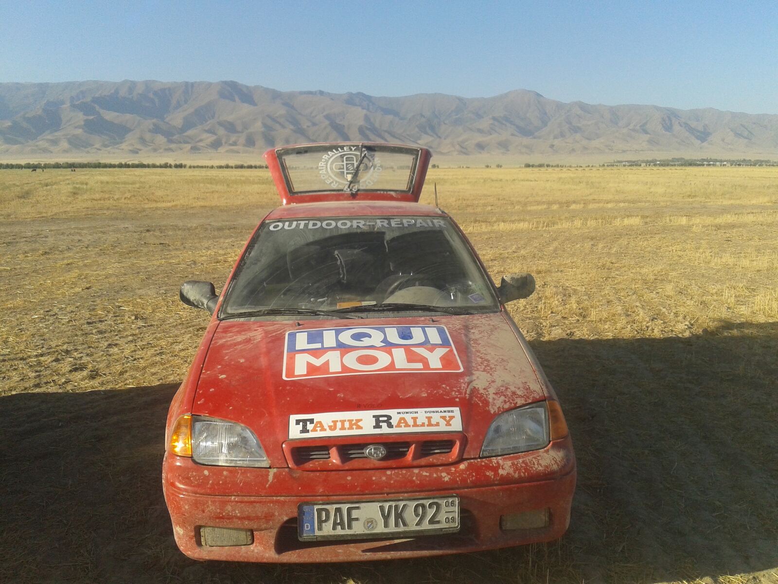 Roter Blitz beim Outdoor-Repair-Team